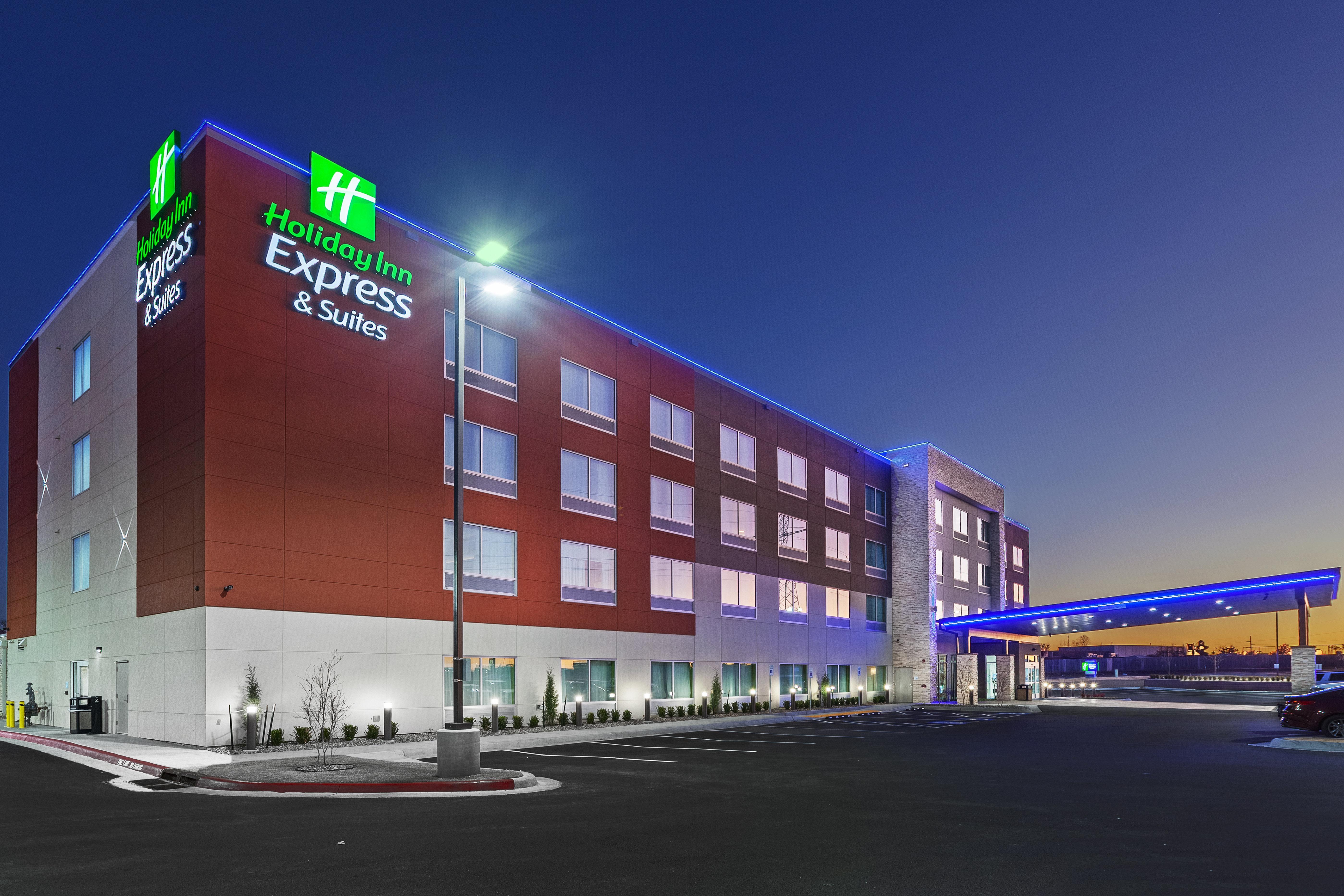 Express & - Tulsa Northeast - By Ihg Hotel
